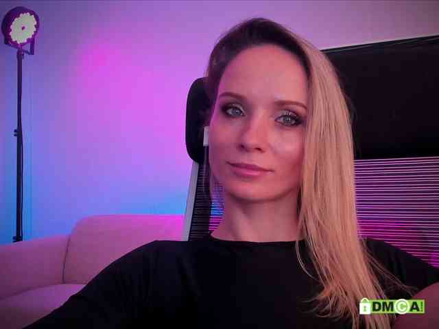 Louise_Dance webcam