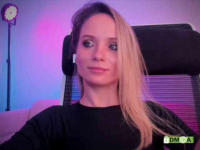 Louise_Dance webcam