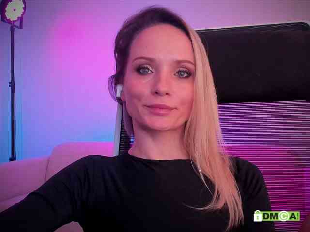 Louise_Dance webcam