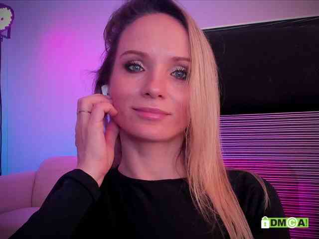 Louise_Dance webcam