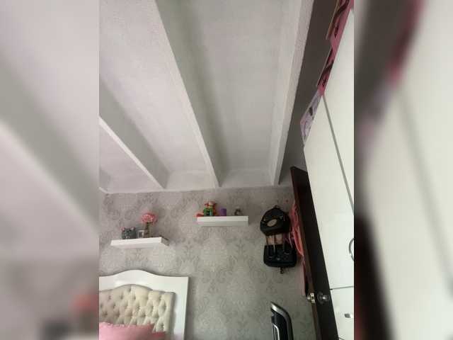 Entrez le videochat erotique avec le
modèle SallyeLeins SallyeLeins