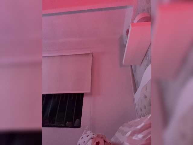 Entrez le videochat erotique avec le
modèle SallyeLeins SallyeLeins