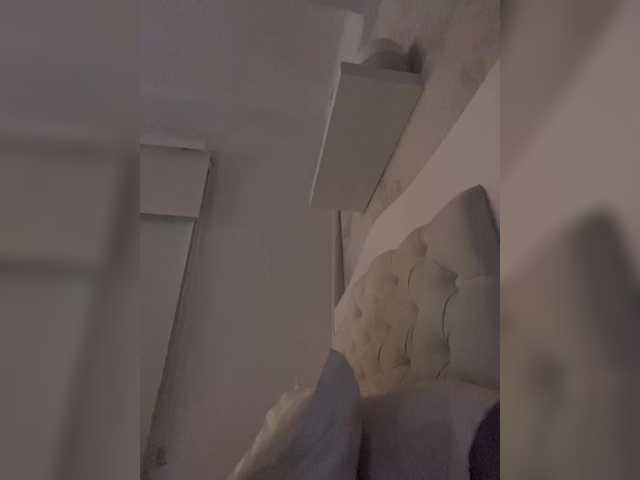 Entra en el chat con el modelo SallyeLeins SallyeLeins