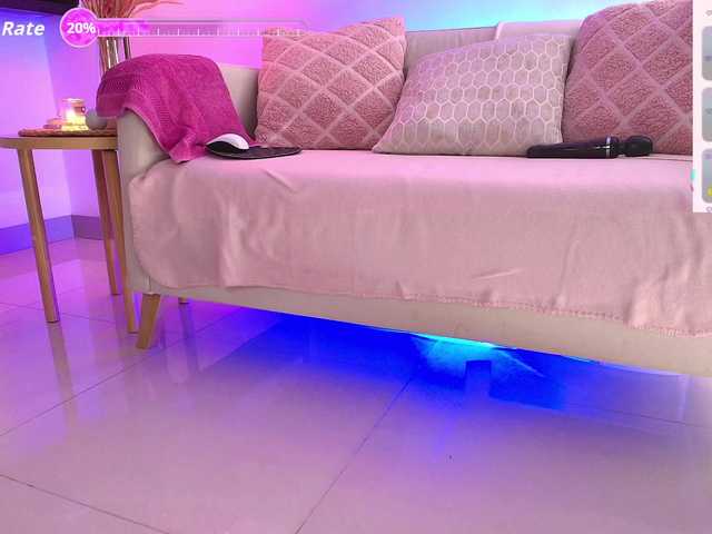 Entra en el chat con el modelo SallyeLeins SallyeLeins