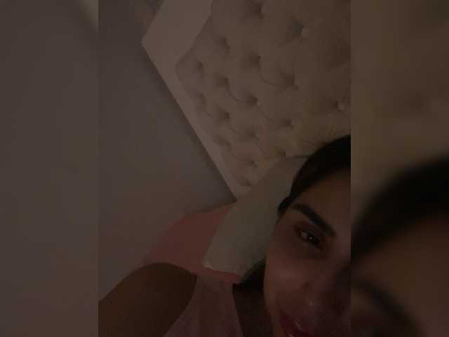 Entrez le videochat erotique avec le
modèle SallyeLeins SallyeLeins