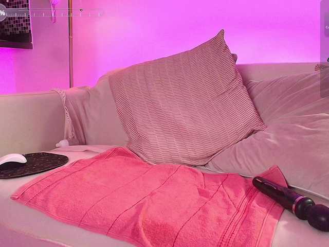 Gratis Live Sexcam mit SallyeLeins SallyeLeins