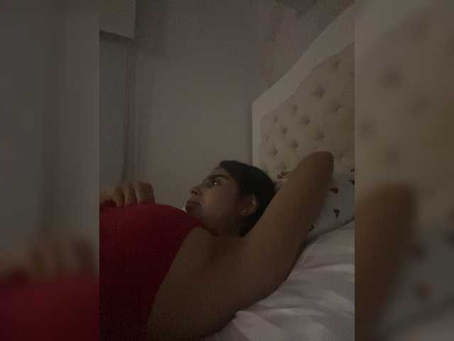 Gratis Live Sexcam mit SallyeLeins SallyeLeins