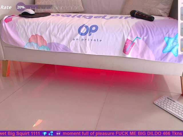 Entra en el chat con el modelo SallyeLeins SallyeLeins