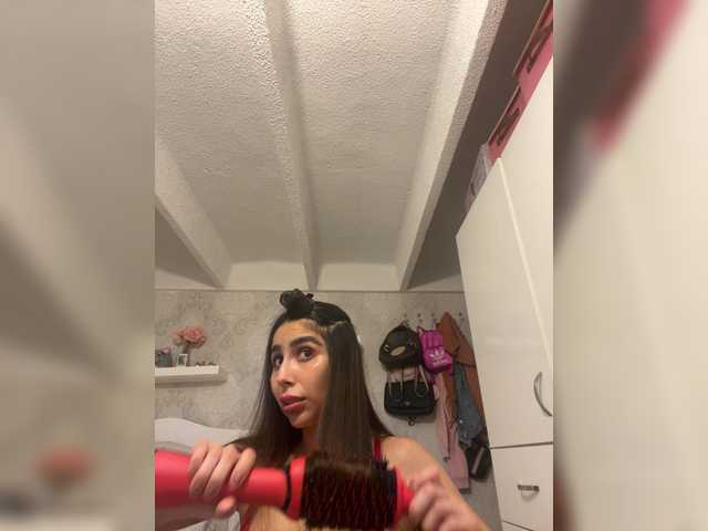 Vai a chattare su SallyeLeins SallyeLeins