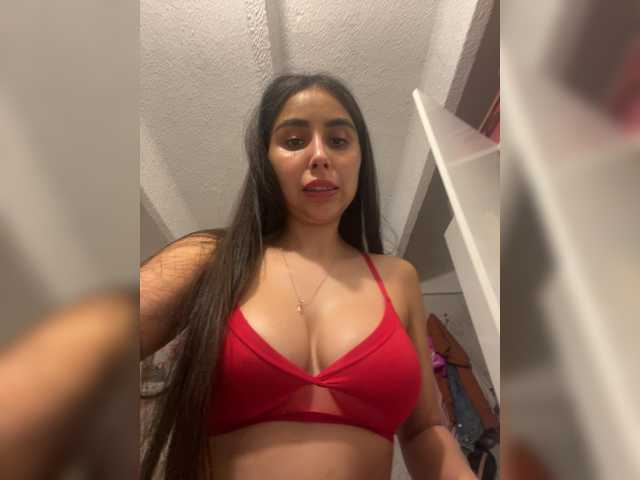 Gratis Live Sexcam mit SallyeLeins SallyeLeins