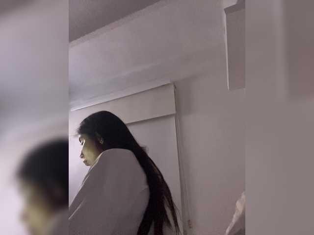 Entra en el chat con el modelo SallyeLeins SallyeLeins