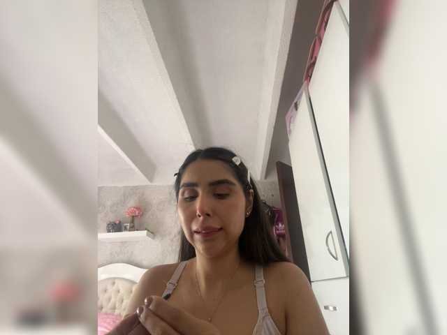 Gratis Live Sexcam mit SallyeLeins SallyeLeins