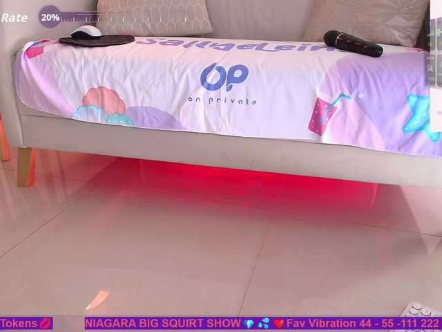 Vai a chattare su SallyeLeins SallyeLeins