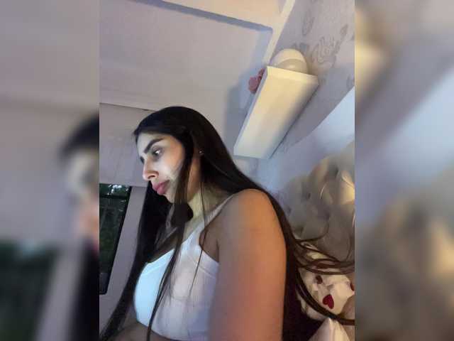 Entra en el chat con el modelo SallyeLeins SallyeLeins