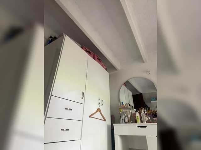 Accedi alla chat con il nickname SallyeLeins SallyeLeins