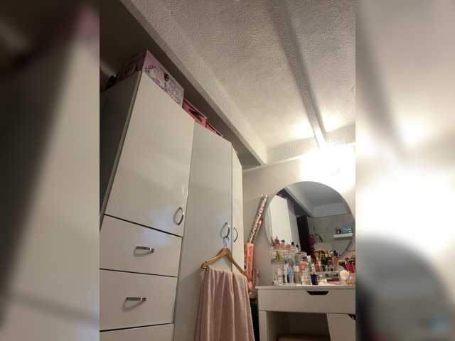 Gratis Live Sexcam mit SallyeLeins SallyeLeins