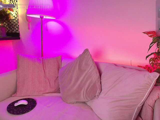 Entra en el chat con el modelo SallyeLeins SallyeLeins