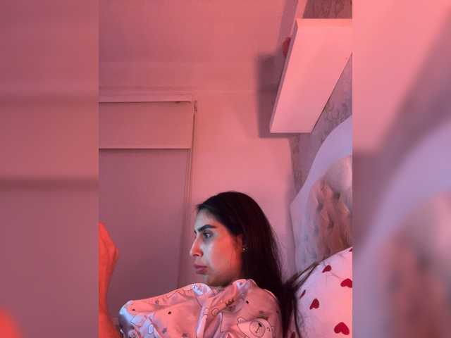 Entra en el chat con el modelo SallyeLeins SallyeLeins