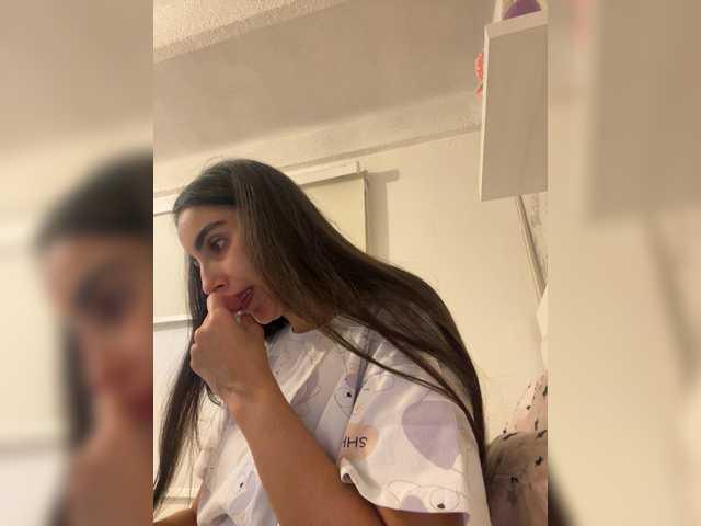 Vai a chattare su SallyeLeins SallyeLeins