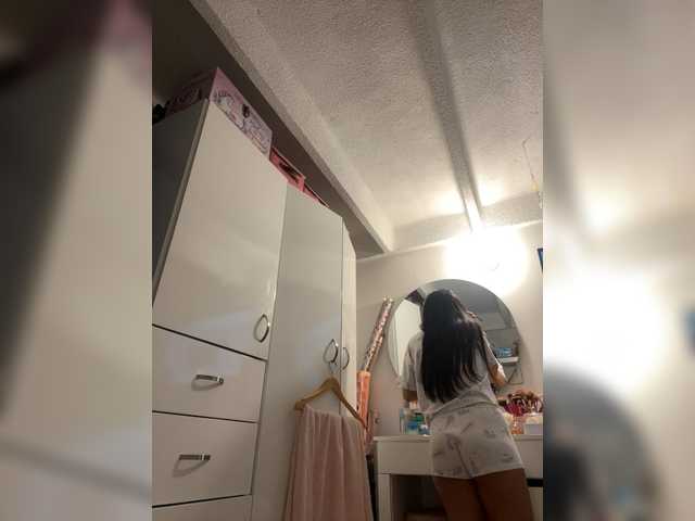 Vai a chattare su SallyeLeins SallyeLeins