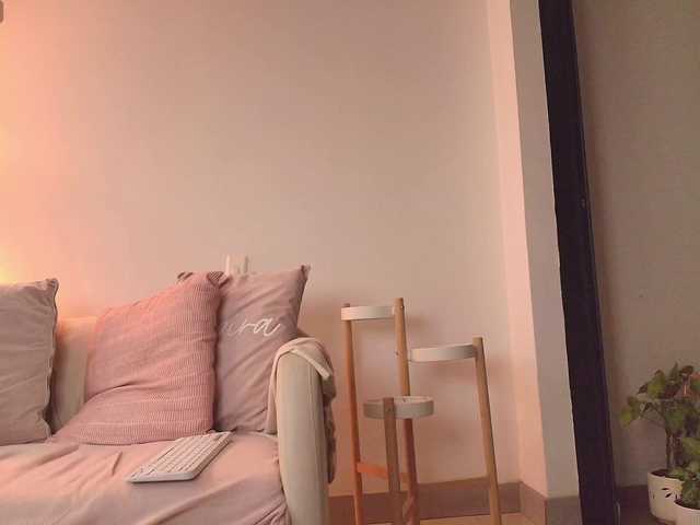 Entra en el chat con el modelo SallyeLeins SallyeLeins