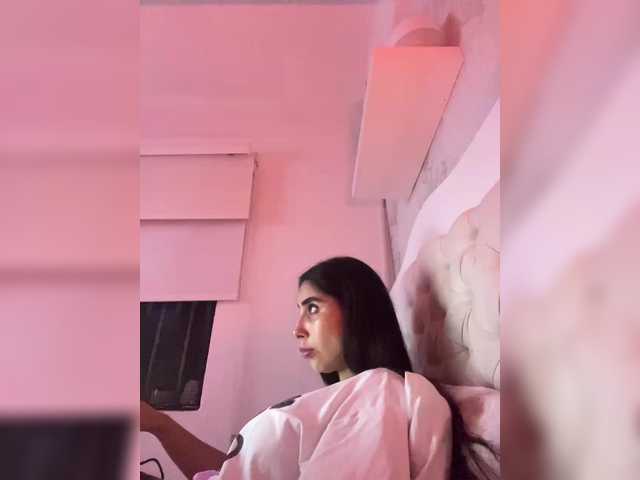 Entrez le videochat erotique avec le
modèle SallyeLeins SallyeLeins