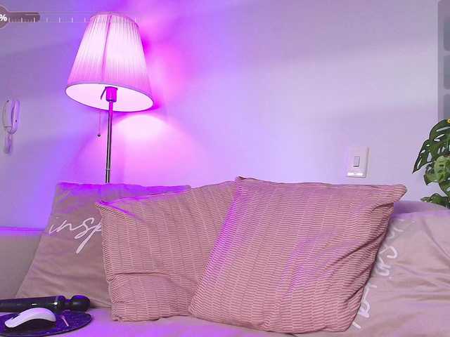 Gratis Live Sexcam mit SallyeLeins SallyeLeins