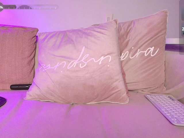 Entra en el chat con el modelo SallyeLeins SallyeLeins