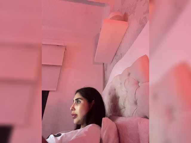 Accedi alla chat con il nickname SallyeLeins SallyeLeins