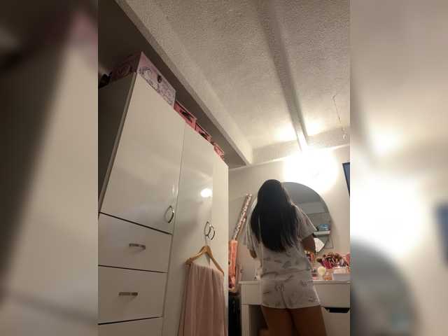 Vai a chattare su SallyeLeins SallyeLeins