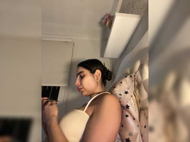 Entra en el chat con el modelo SallyeLeins SallyeLeins