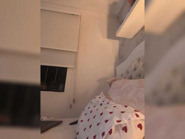 Entra en el chat con el modelo SallyeLeins SallyeLeins