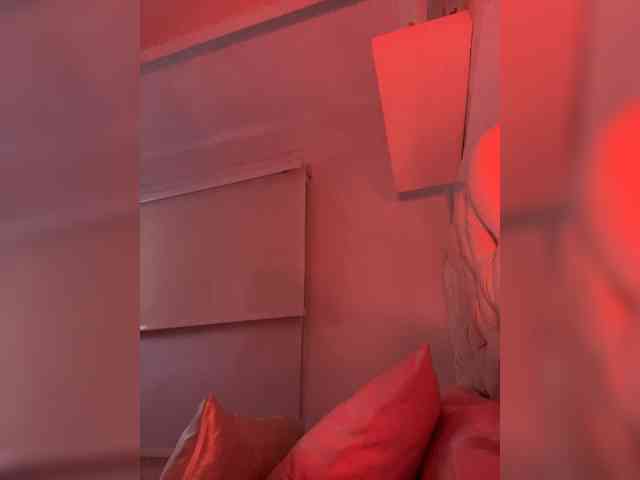 SallyeLeins webcam