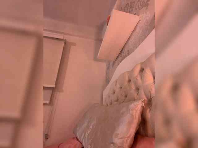 SallyeLeins webcam