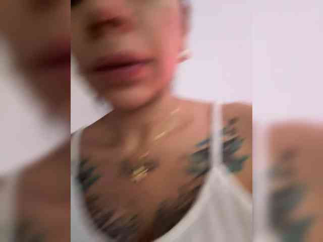 Juanita-Fox webcam