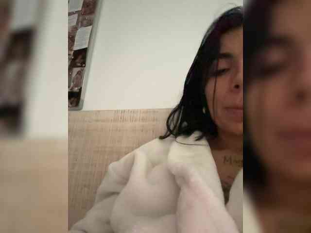 Juanita-Fox webcam