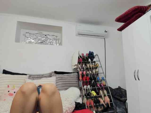 JuliaHayes webcam