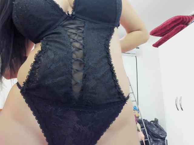 JuliaHayes webcam
