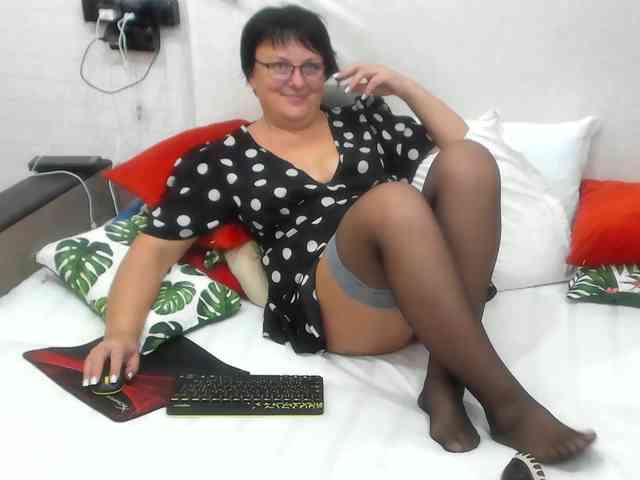 KyliePage1 webcam