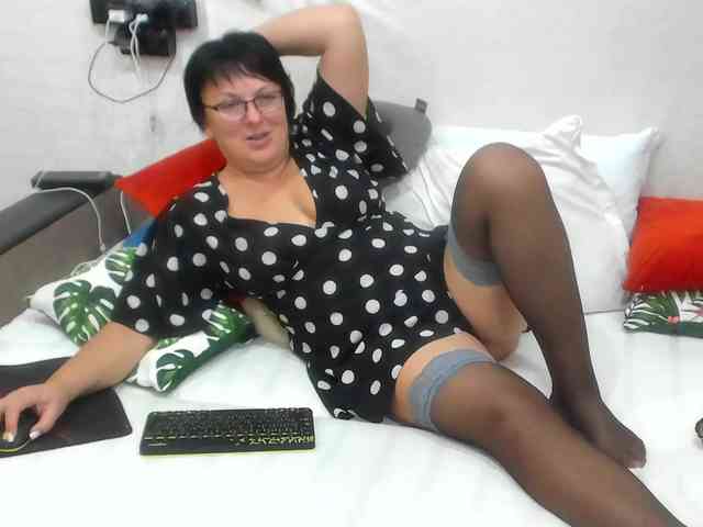 KyliePage1 webcam
