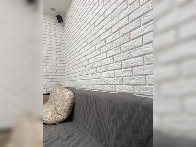 Accedi alla chat con il nickname KitFox KitFox