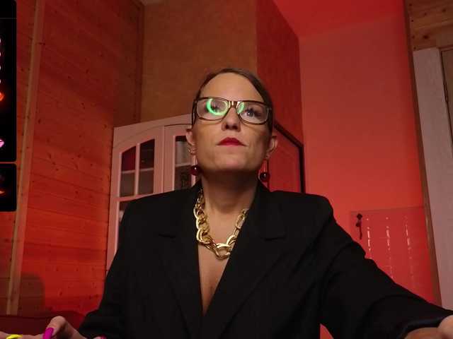 Findom_Lady_Shine webcam