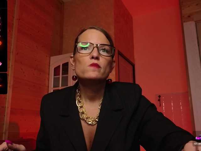 Findom_Lady_Shine webcam