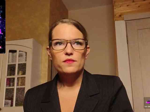 Findom_Lady_Shine webcam