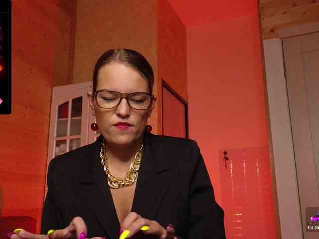 Findom_Lady_Shine webcam