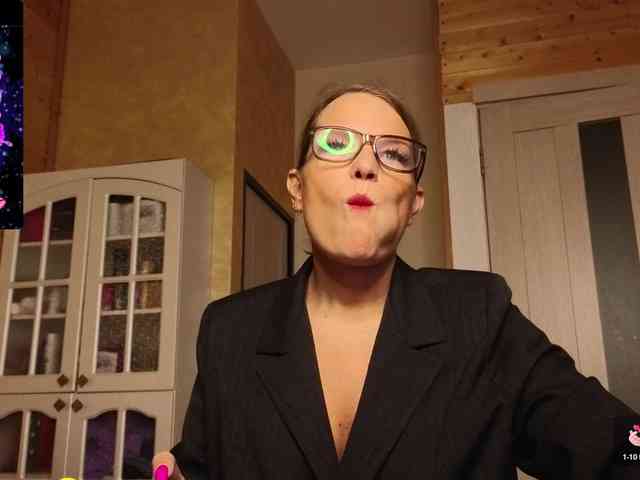 Findom_Lady_Shine webcam