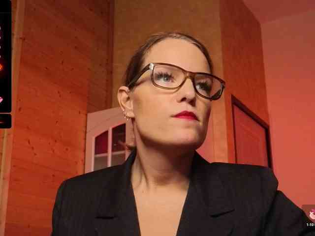 Findom_Lady_Shine webcam