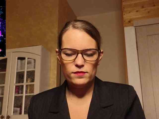 Findom_Lady_Shine webcam