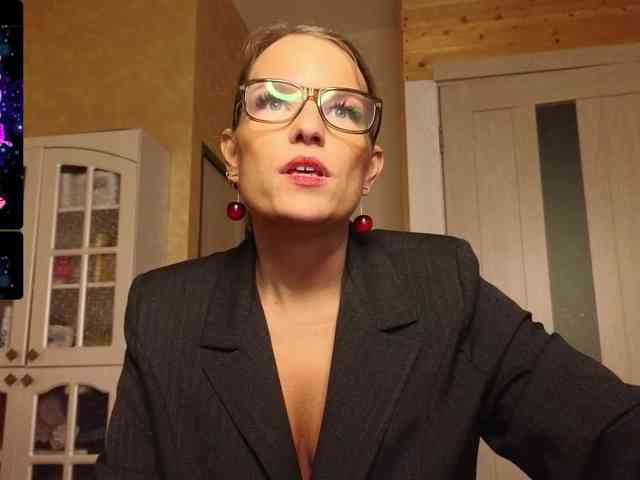 Findom_Lady_Shine webcam