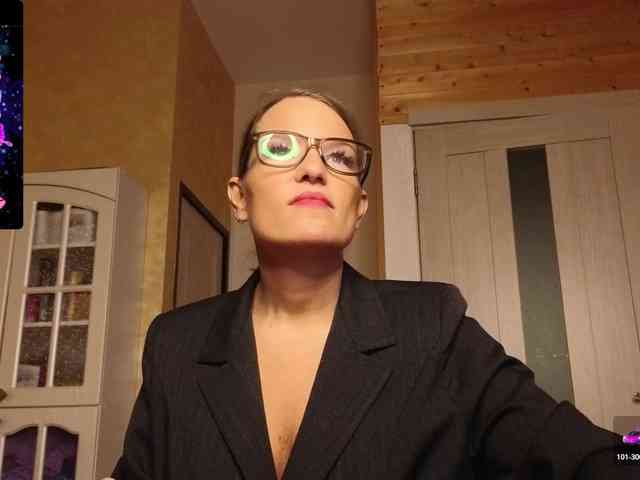 Findom_Lady_Shine webcam